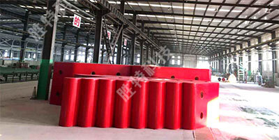 為南海明珠大橋生產(chǎn)的固定式復(fù)合材料橋梁防撞設(shè)施